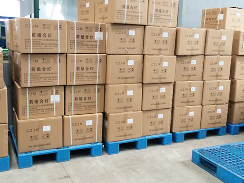 塑料托（tuō）盤應用於燈具行業